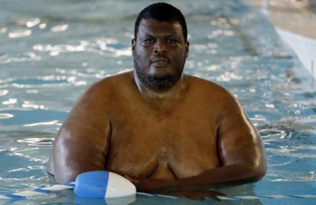 相扑巨人亚伯勒,体重巅峰达800斤,51岁仍无子嗣,退役1年后离世