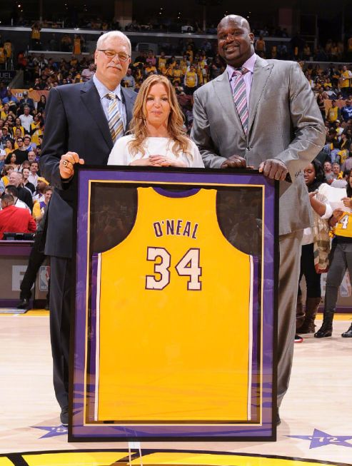 打出至少30分 20篮板 10助攻,还是1976年3月的卡里姆-阿卜杜尔-贾巴尔