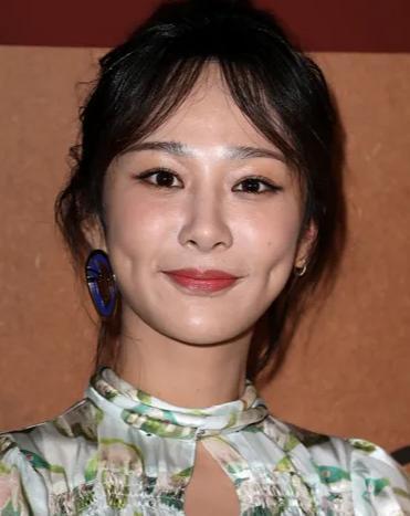 有种颜值叫外媒镜头杨幂显老杨紫出油迪丽热巴让人意外