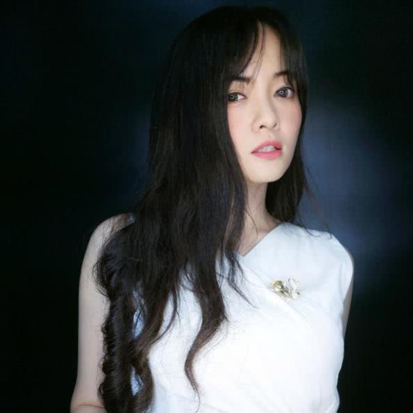 知名电视节目主持人,歌手 - gary 叶俊岑马来西亚知名影视演员,冠军