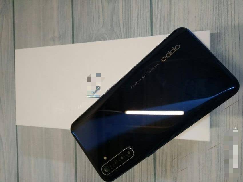 oppo妥协了跌至1699元6400万四摄网友终于等到了