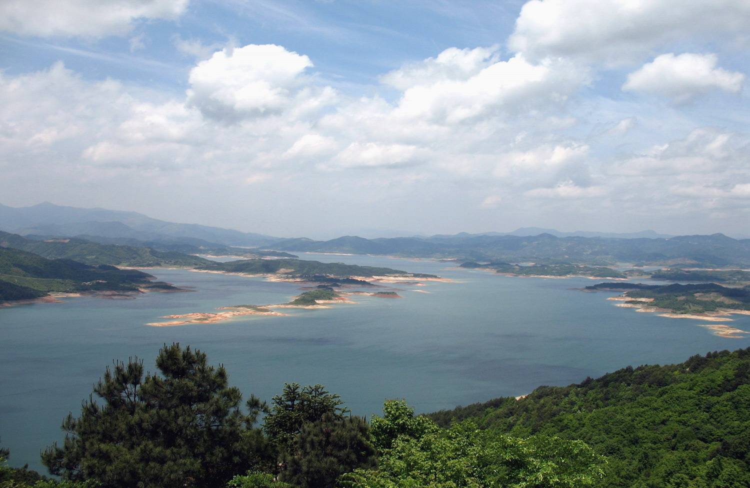 中国最大的湖中岛图片