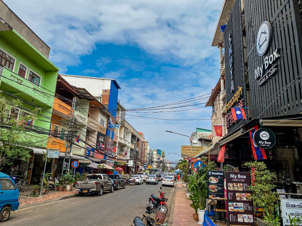 万象,又名永珍,是老挝的首都,也是老挝最大的城市.