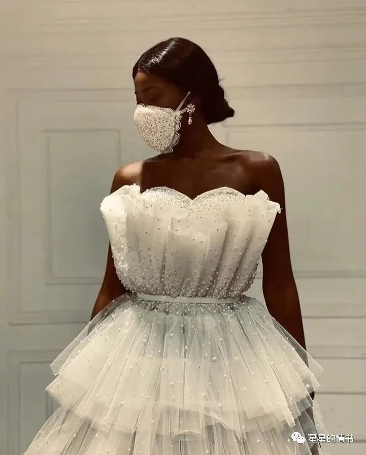 "口罩婚纱"成热议,面对疫情,时尚能做些什么?