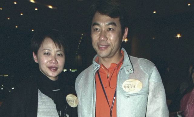 港媒曝前tvb大反派背着妻子偷食年轻女同事|戴志伟|女方|女同事_新浪