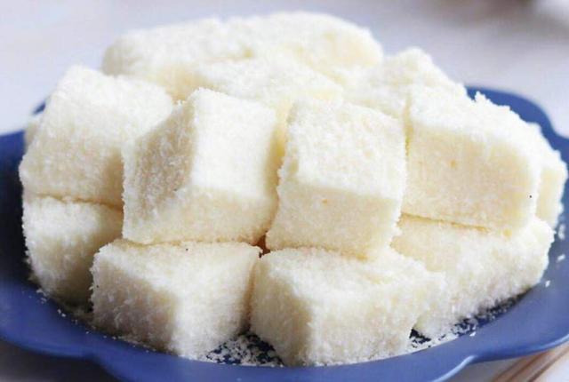 超简单的牛奶椰蓉小方,奶香十足,好吃不腻