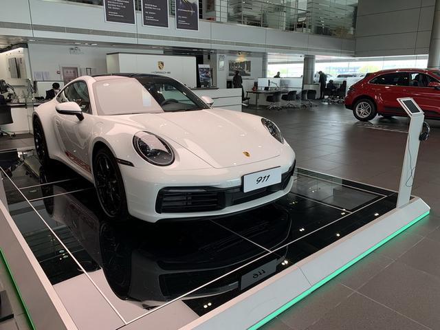 探访保时捷4s店卡宴优惠超10万macan优惠7万718现车少