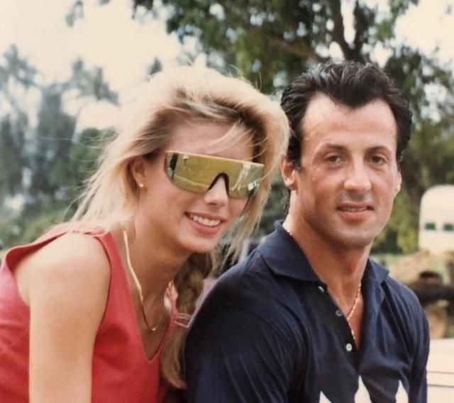 巨星史泰龙51岁娇妻:旧照神仙颜值超模身材,如今脸有点"僵"