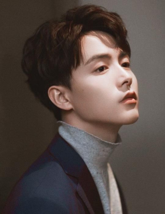 提名娱乐圈低调又不失人气的男明星,优先推荐马天宇