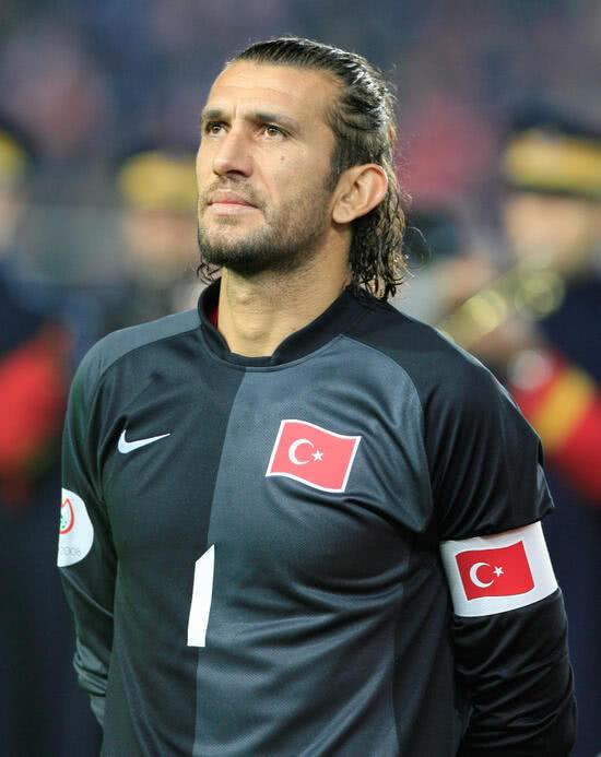 鲁斯图病情好转获医生证实!妻子违反隔离规定遭国民声讨