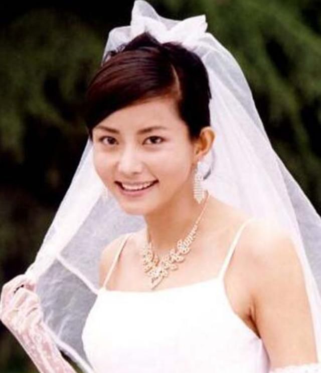 黄晓明初恋33岁离世,下葬时身穿婚纱,初恋男友却缺席葬礼|李钰|初恋