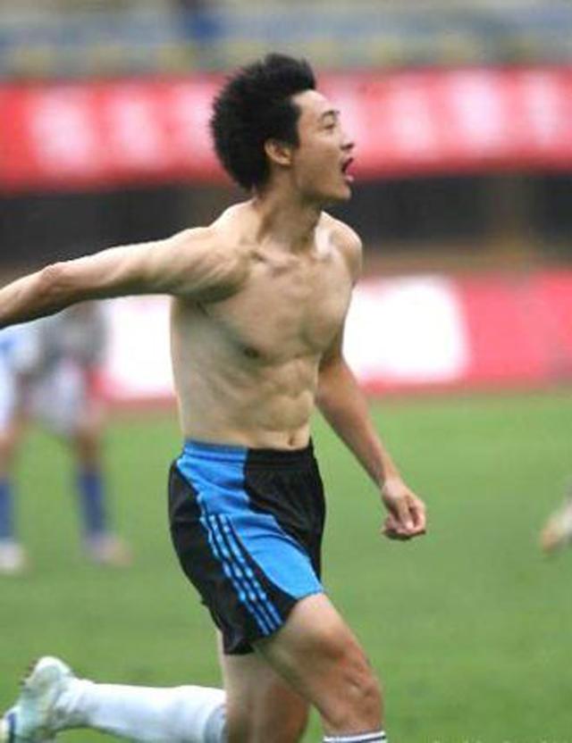 关于大连足坛外战高手,29岁就退役的邹捷,你可能不知道的11件事