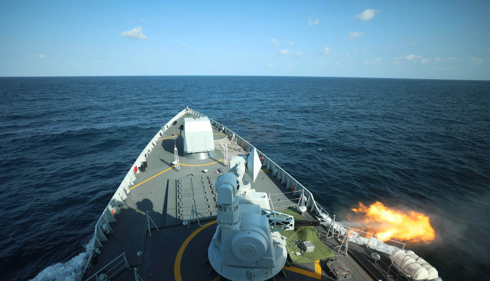 052d驱逐舰只有一门近防炮够用么052c可是有前后两门近防炮