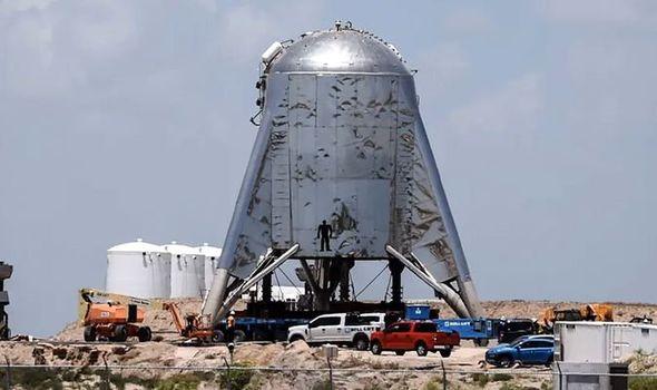 美国新型飞船再次爆炸,凌晨控制中心已一片沮丧,俄罗斯笑而不语