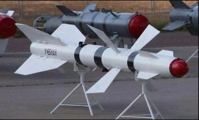 霹雳-11导弹造价低廉精度高,被空军无情抛弃,陆军却爱不释手!