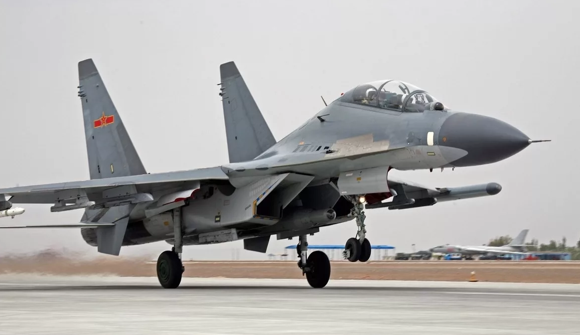 国产战机骄傲,装备数量超150架,歼16重要性直追歼20