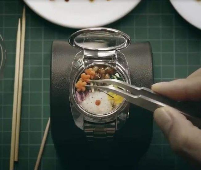 日本人又脑洞大开,设计"便当手表",还附赠迷你筷子?