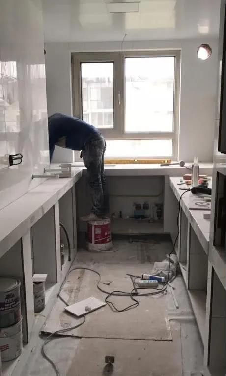 入住几年后才发现这样装橱柜真好,耐用又美观,邻居看了都羡慕