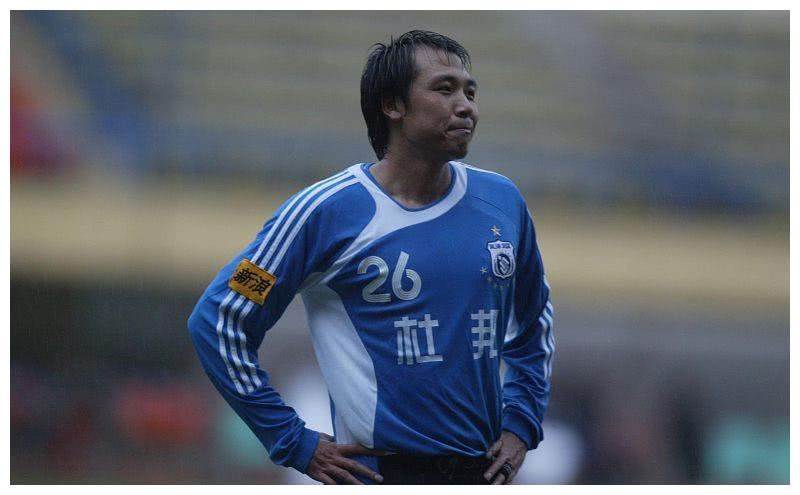 张亚林:“超白金一代”主力国脚,大连八冠功臣,28岁患癌离世