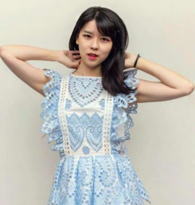 沫子最想要删除的照片,穿起来像块纸板,36d看起来也很平