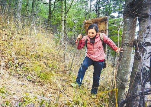 20年前一农民救了个下乡的女大学生当老婆,现在那个女生后悔了么