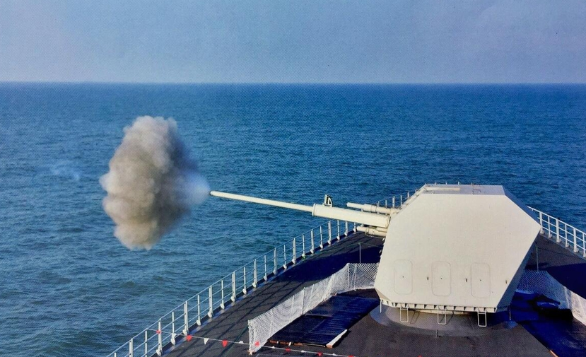 动真格了!055万吨大驱主炮多角度猛烈开火,反舰陆轰防空全都行|疫情|