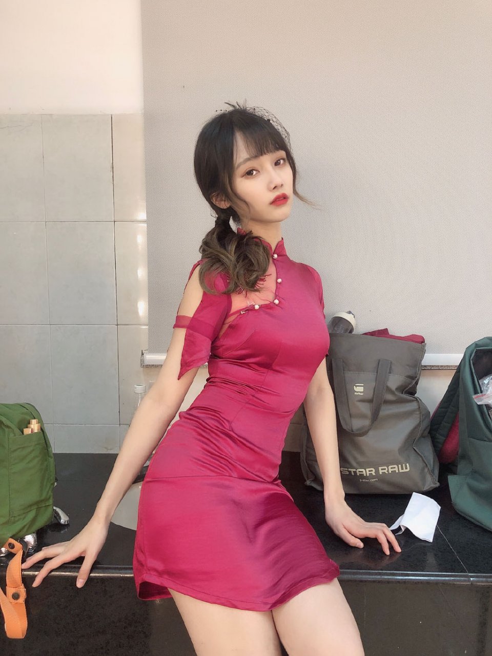 青你2宋昕冉上热搜芭比身材藏不住了穿旗袍美得惊艳