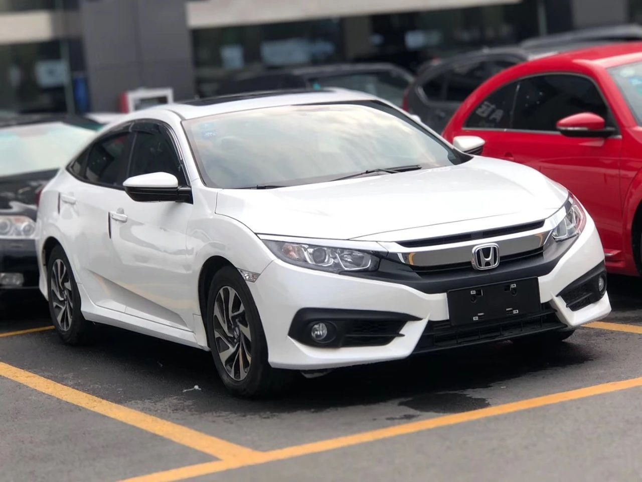 紧凑型车王者本田十代思域,如今变成改装重灾区,两厢版即将上市