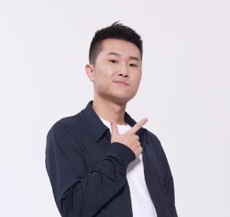 惊了!前cf职业选手年鹏退役后居然能这样白给?