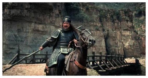 三国演义中,夏侯杰并非无能之辈,为何会被张飞吓破胆?