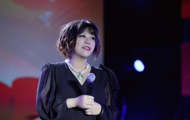 韩真真发文力挺尚雯婕,暗讽许飞"抢风头",06超女的矛盾太可怕