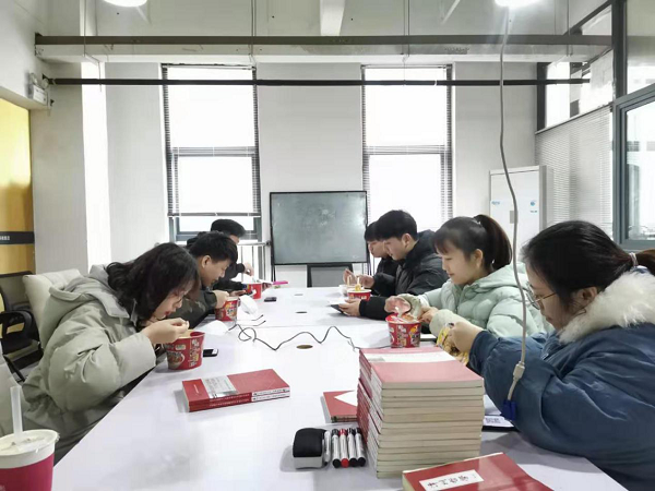 潭州教育你好啊小伙伴