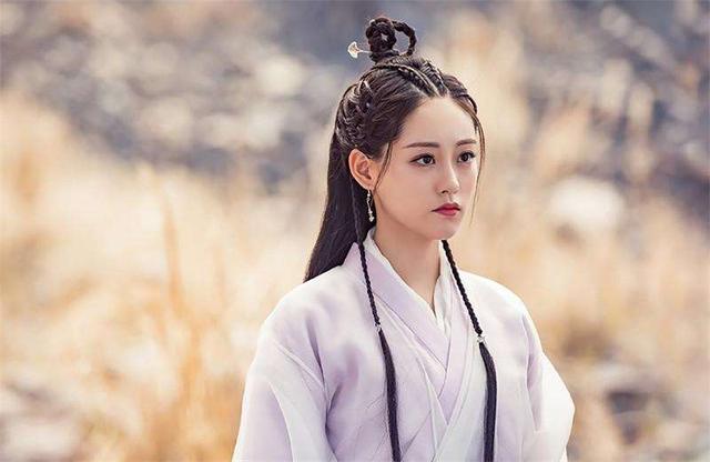 新版《倚天屠龙记》,祝绪丹饰演的周芷若扮相甜美,却失去了高冷