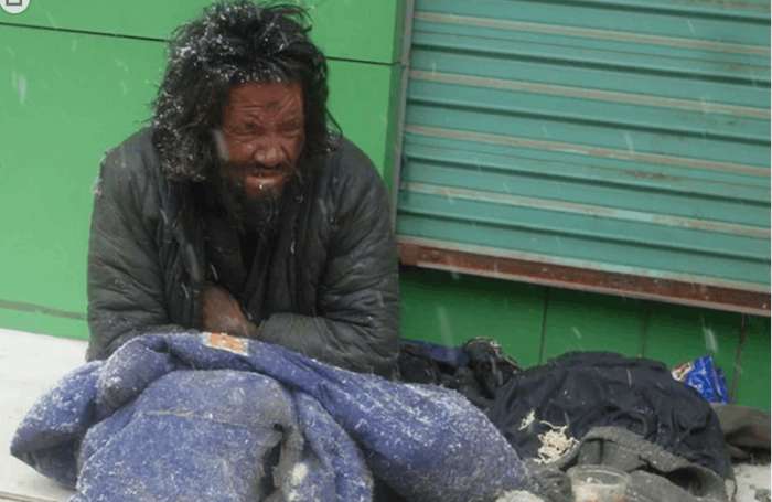 马路边常见的10种乞讨方式, 哪一种会让你舍得掏钱?