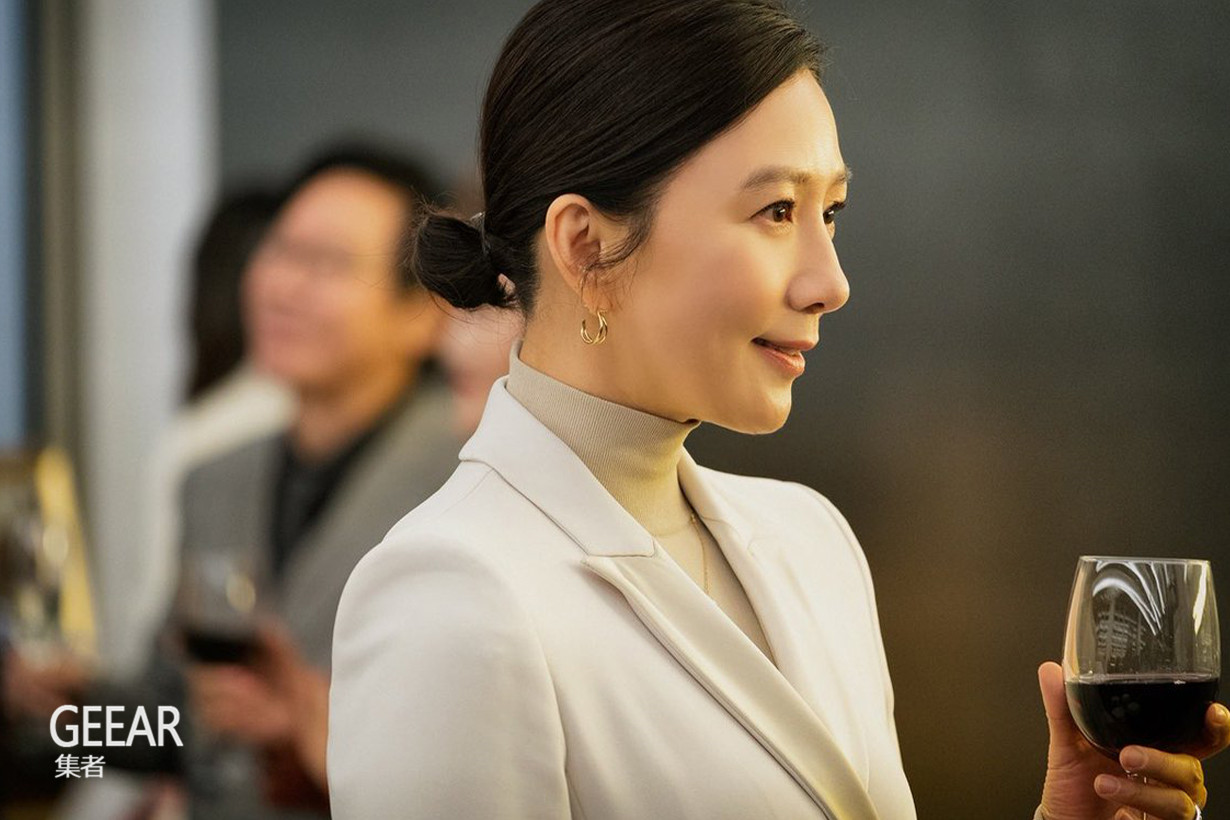 《夫妻的世界》女主角金喜爱告诉我们,要学会女人该有的尊严!