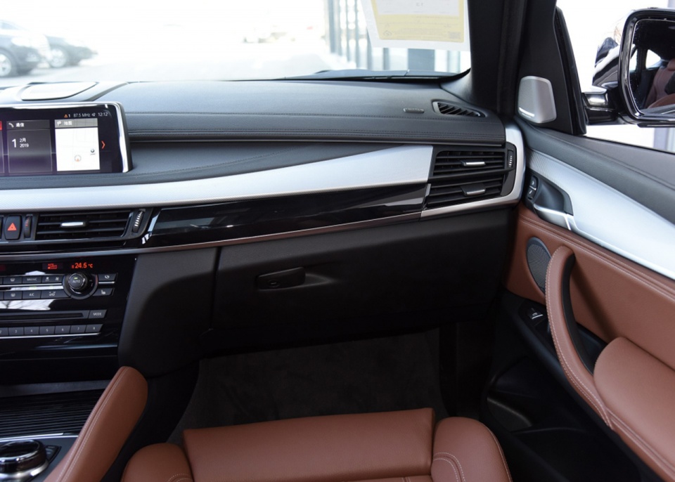 回顾老款的宝马x6颜值依旧能引领潮流动力表现耐打