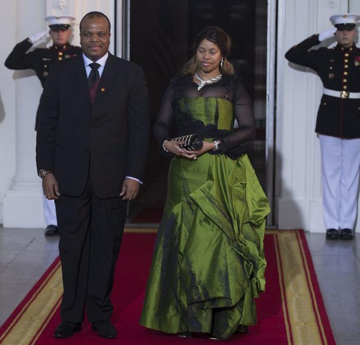 没和中国建交,喜欢裸舞选妃,国王为妻子买宝马|国王|妻子|斯威士兰