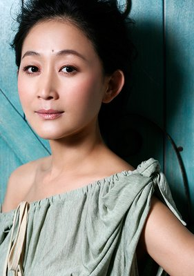 她是国家一级演员26岁走红坚持20年不吃主食56岁没谈过恋爱