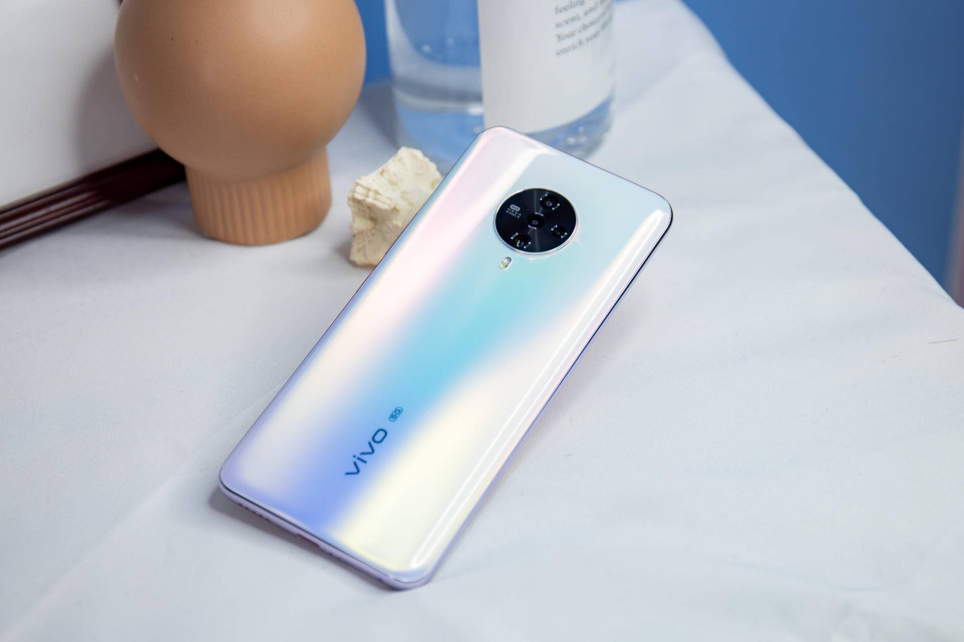 搅局5g市场vivos6颜值高自拍出色定价还很亲民