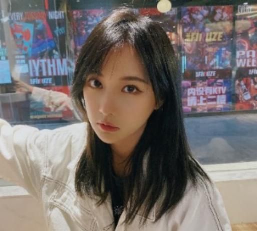 调皮主播丸子想做粉丝们的小太阳