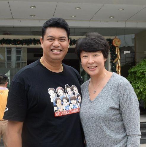 女排队长冯坤现状终为53岁泰国老公生个儿子发福比老公还胖