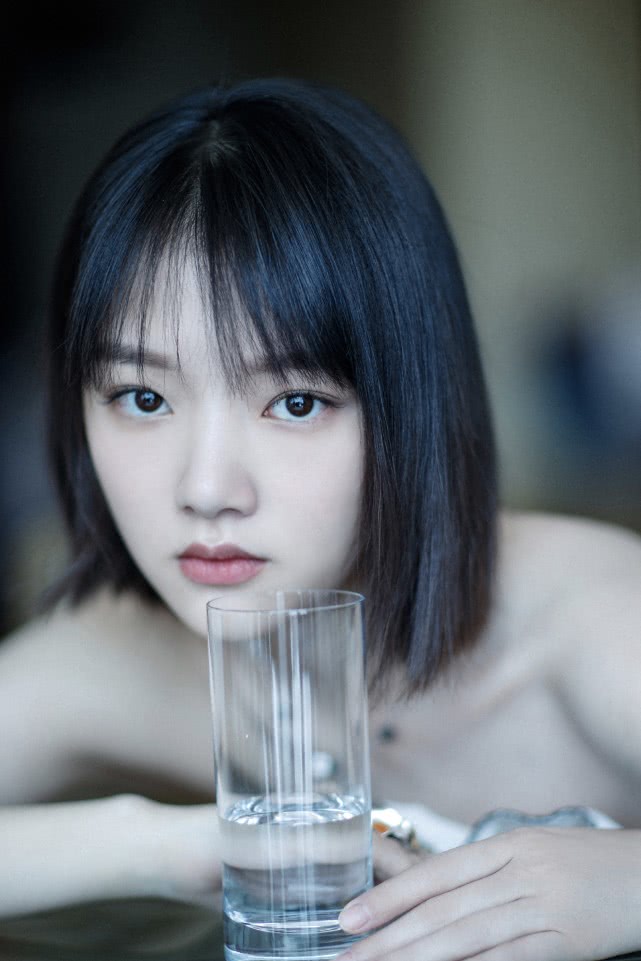 平时的颜值并不算出众,但任敏的古装颜值却很惊艳