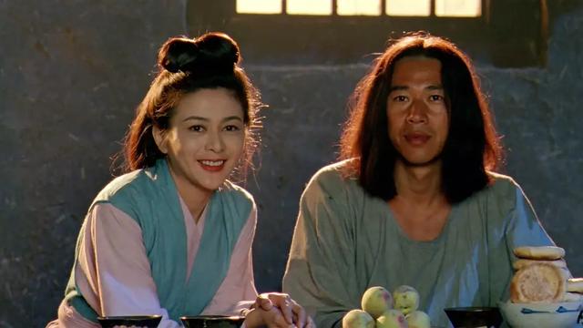 唐保家(张丰毅饰演)与女孩路遥(关之琳饰演)情投意合,私奔.