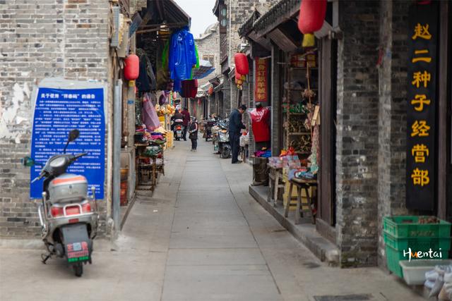 江苏最低调的老街,街头是清代老字号,街尾一座状元坊|兴化_新浪新闻
