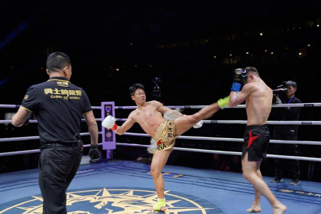 大圣邓泽奇面对强敌疯狂出击技战术完美呈现