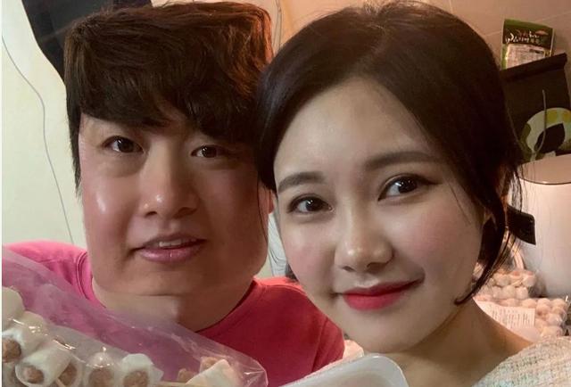 韩国娇妻爆红网络:老婆千娇百媚,老公一言难尽,千奇百怪