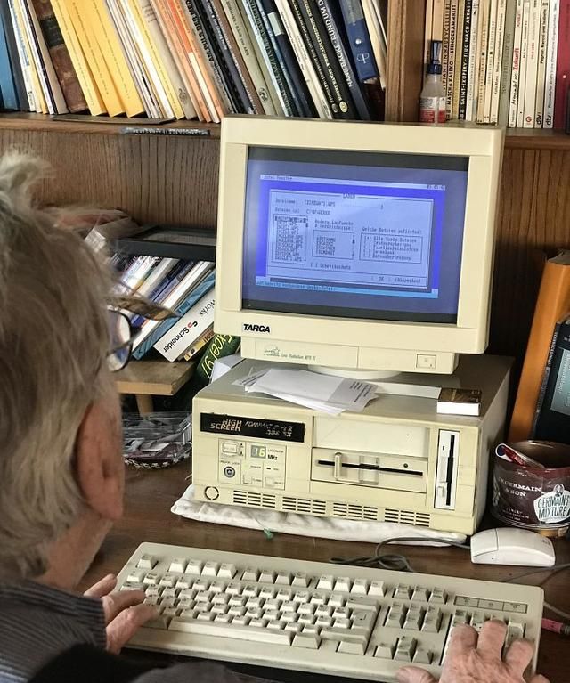 25张"活久未见"老物件照片,60年前的避孕套,2000年前玉面具