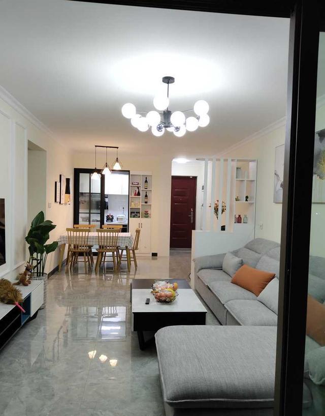 晒晒新房简约装修不带吊顶,阳光房的设计真的太舒服了,很满意