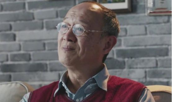 他是大家喜欢的老戏骨,57岁娶学生60岁当爹,今成人生赢家