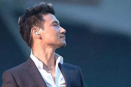 陈奕迅想纠正张学友唱歌还不敢,张学友却自己来了